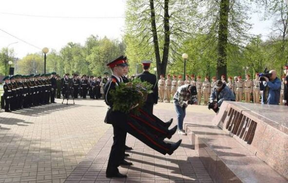 У памятника жертвам аварии на Чернобыльской АЭС в Брянске прошел митинг