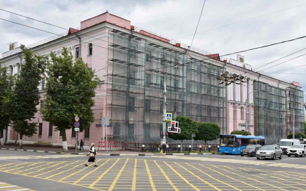 Александр Богомаз проинспектировал капремонт здания филиала Сеченовского университета