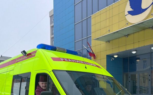 Автопарк Брянского перинатального центра пополнил новый реанимобиль