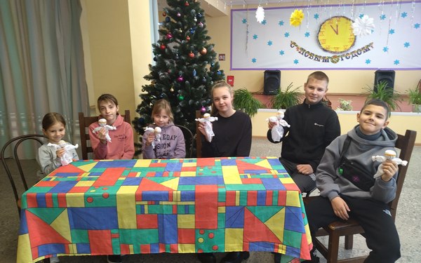 В сельском ДК на Брянщине в Рождество мастерили обереги