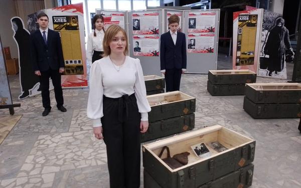 В Брянске открылась выставка, посвящённая 80-летию полного снятия блокады Ленинграда