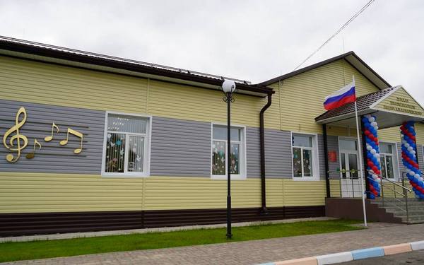 В 2023 году в Сураже завершили капремонт детской школы искусств