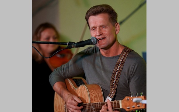 Житель Карачева Брянской области представил песню собственного сочинения «Волонтёрочка-душа»