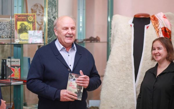 Пополнился литературный музей Брянской областной библиотеки