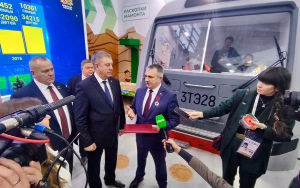 Брянский губернатор Александр Богомаз посетил выставку «Россия» в Москве