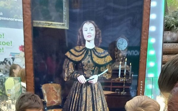 На выставке «Россия» Брянщина представила уникальное «Зеркало Тютчева»