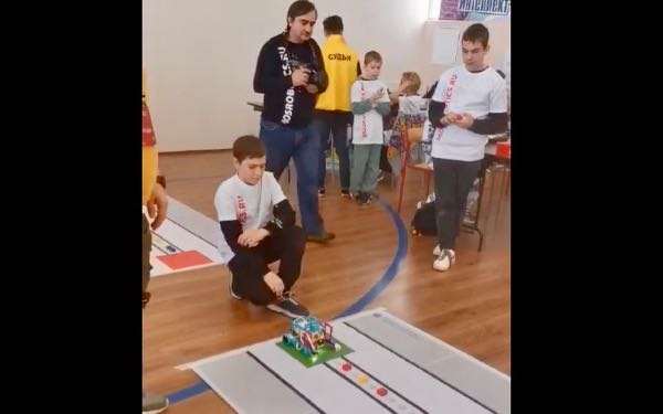 Три брянских школьника стали победителями на Олимпиаде по роботехнике в Москве