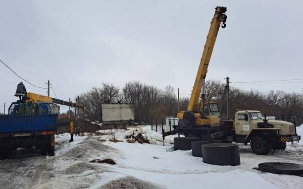 В брянском поселке Комаричи продолжаются работы по вводу в эксплуатацию канализационной сети