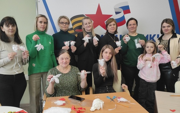 Для бойцов СВО подопечные Брянского филиала «Защитники Отечества» изготовили обереги