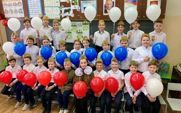 В школе № 26 Брянска прошли патриотические беседы в преддверии Дня защитника Отечества