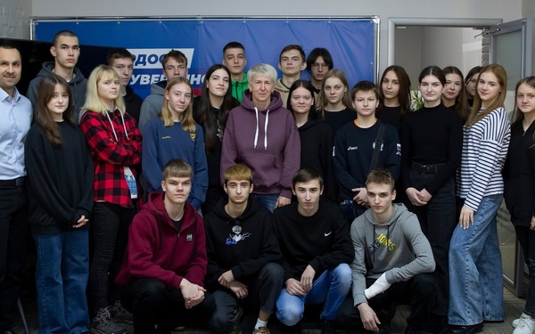 Олимпийская чемпионка Лариса Куркина провела встречу с молодёжью Брянска