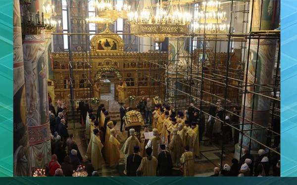 Торжественное богослужение прошло по случаю 30-летия Брянской епархии