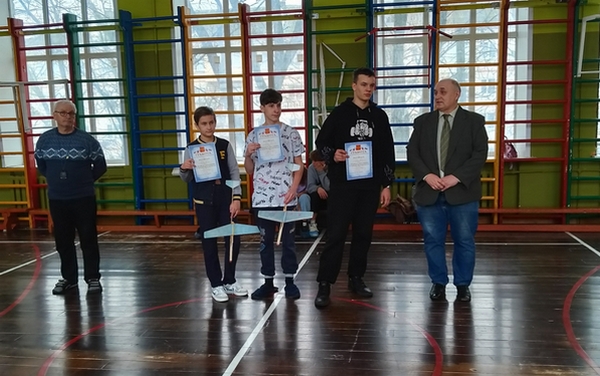 В брянских Клинцах прошли соревнования по комнатным авиамоделям