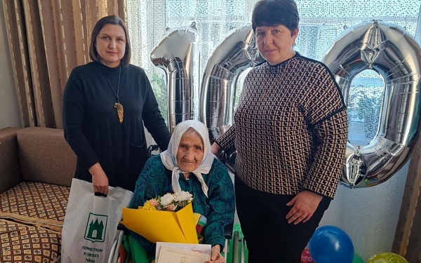 Жительница Брянской области Анна Макарова отметила 100-летие