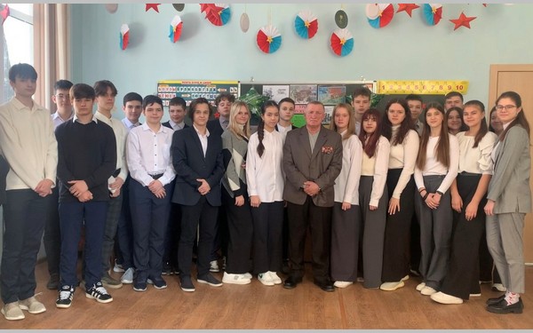 Для воспитанников брянского клуба «Орбита» организовали встречу с воином-интернационалистом