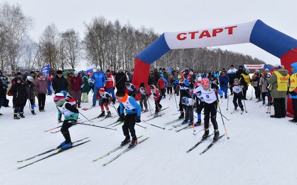 Губернатор Брянской области побывал на лыжных соревнованиях на своей малой родине