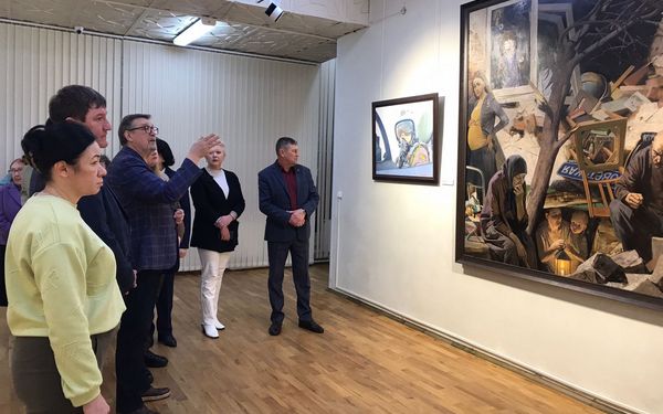 В Брянске открылась выставка «Время героев»