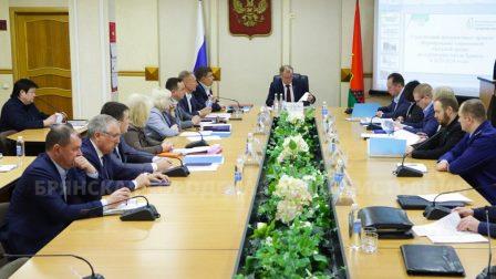 В Брянске благоустроят воинский мемориал по улице Почтовой и пять дворов