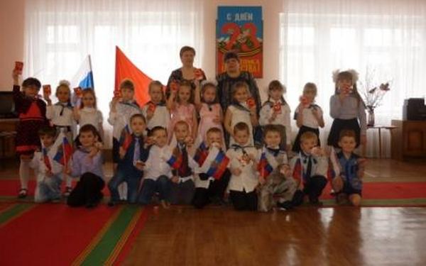 Дошкольники из брянской Белой Берёзки подготовили подарки для защитников Отечества