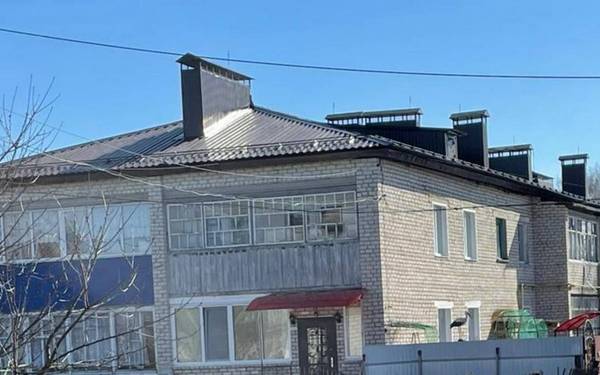 В поселке Лопандино Комаричского района отремонтирована кровля многоквартирного дома