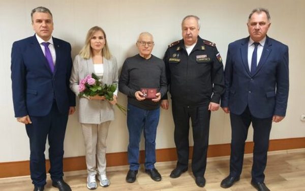 Орден Мужества вручили родным погибшего участника СВО в Сельцо на Брянщине