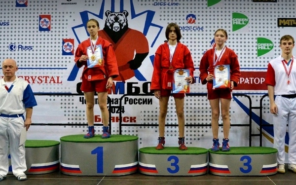 На областных соревнованиях самбисты Брянского района взяли три золота