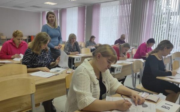 В Трубчевске родители выпускников сдавали ЕГЭ