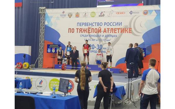 На первенстве России по тяжёлой атлетике брянский спортсмен Максим Степин взял серебро!