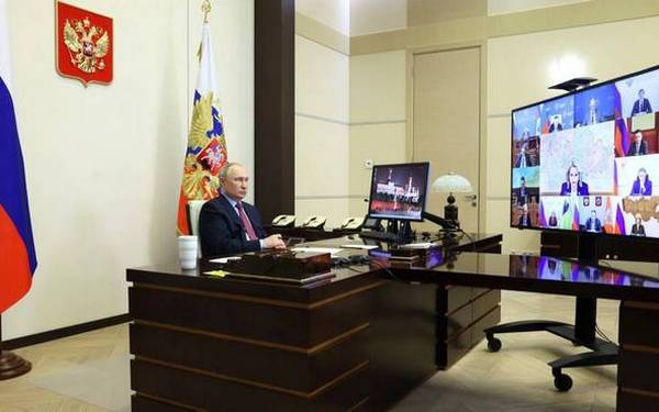 Владимир Путин провел совещание с членами правительства