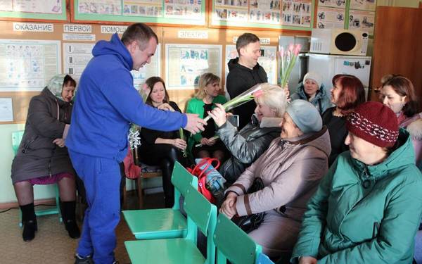 Стародубских женщин в честь Дня 8 Марта порадовали необычным сюрпризом