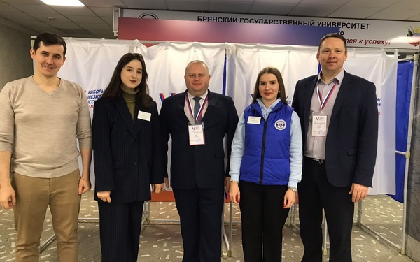 На участке № 92 за процессом голосования внимательно следят наблюдатели