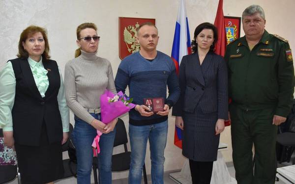 Ордена Мужества вручили посмертно представителям двух семьей Клетнянского района за погибших родных в ходе СВО