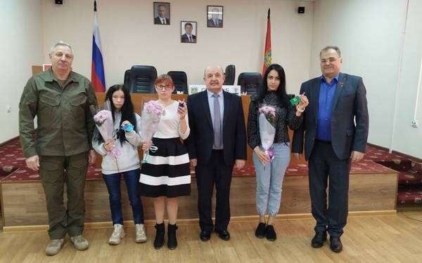 Детям-сиротам в Стародубе вручили ключи от квартир