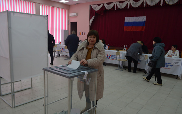 Председатель Федерации профсоюзов Брянской области Ольга Полякова проголосовала на выборах президента