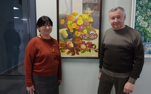 Брянские педагоги-художники открыли выставку «Благословите женщину»