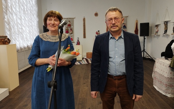 Во Дворце БМЗ открылась выставка брянских мастеров Ларисы и Виктора Случевских