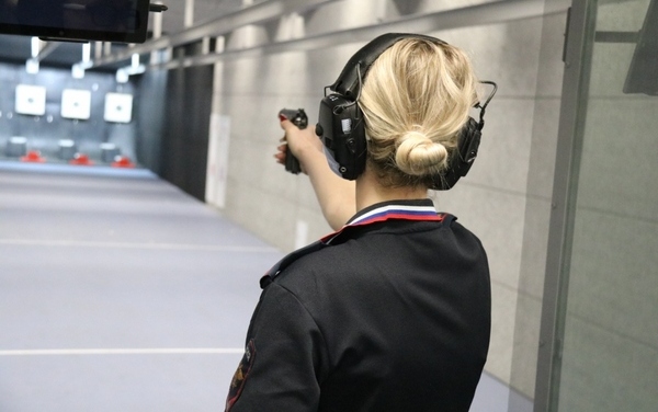 Брянские полицейские провели турнир по стрельбе из пистолета Макарова