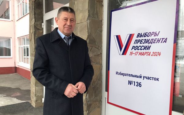 Брянские депутаты голосуют на выборах президента