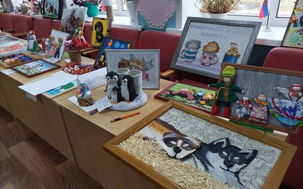 В Климове Брянской области проходит выставка детских поделок в честь Года семьи