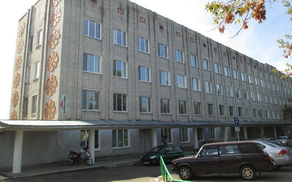 В райбольнице Новозыбкова Брянской области капитально отремонтируют  ограждение