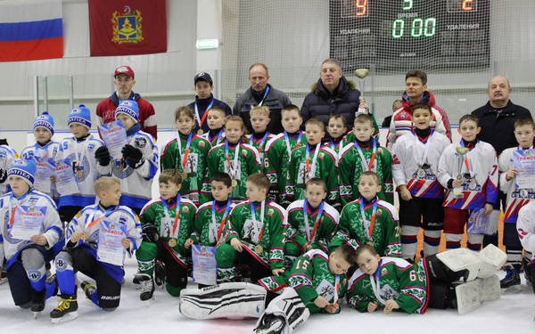 В Стародубе Брянской области завершилось региональное первенство по хоккею «Золотая шайба»