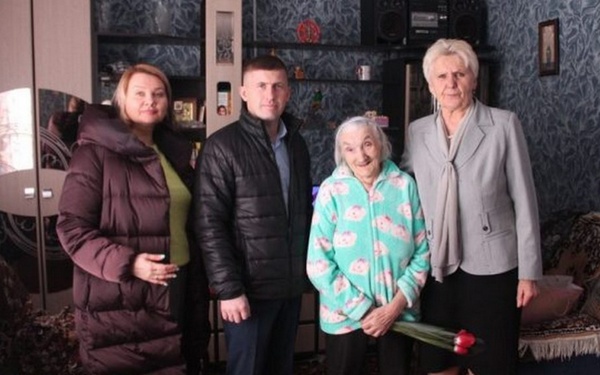 В Карачевском районе Брянской области с 8 марта поздравили женщин-ветеранов