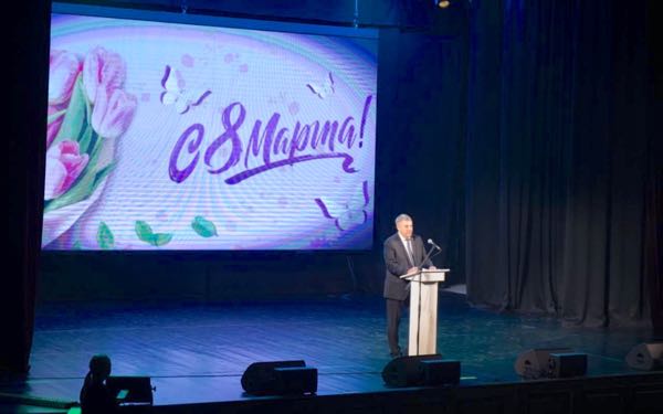 Александр Богомаз поздравил женщин Брянщины с Днём 8 марта