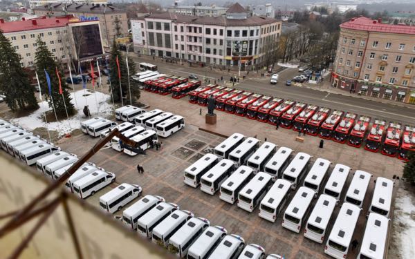 Автотранспортным предприятиям Брянска вручили ключи от новых автобусов и троллейбусов