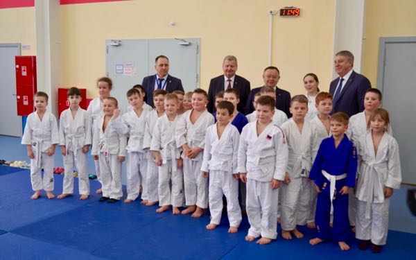 В Брянске министр строительства и ЖКХ РФ посетил Дворец единоборств имени Артёма Осипенко