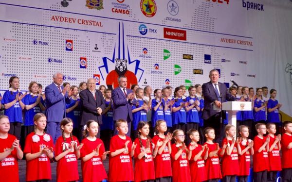 В Брянске состоялось торжественное открытие Чемпионата России по самбо