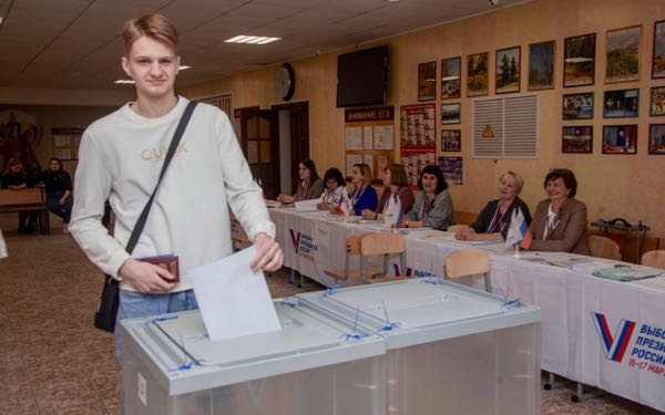 Впервые участвует в выборах 18-летний студент Регионального железнодорожного техникума г. Брянска