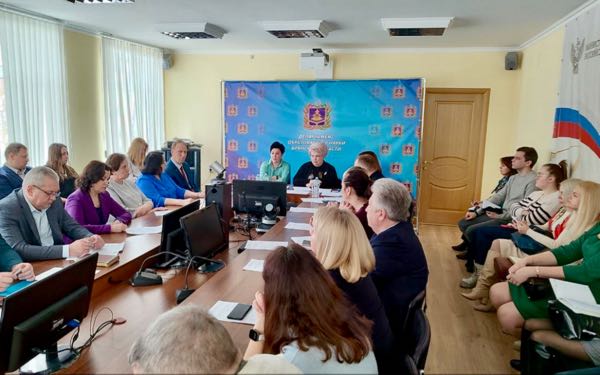 В Брянске состоялось заседание межведомственной комиссии по вопросам организации отдыха и оздоровления детей предстоящим летом