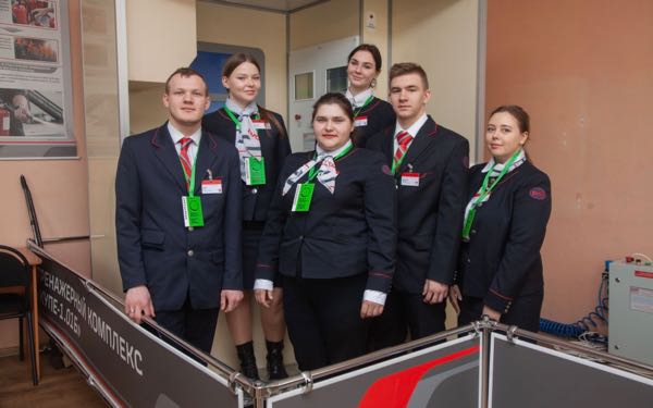 В Брянске проходит региональный этап Чемпионата по профессиональному мастерству «Профессионалы» в компетенции «Проводник пассажирского вагона»