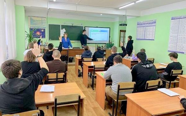 Брянским школьникам и студентам расскажут о достижениях страны в рамках профориентационного курса «Россия – мои горизонты»